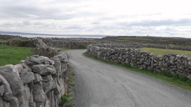 Cycling Along The Wonderful Hand-Built Stone Walls On Inis Oírr (Video)