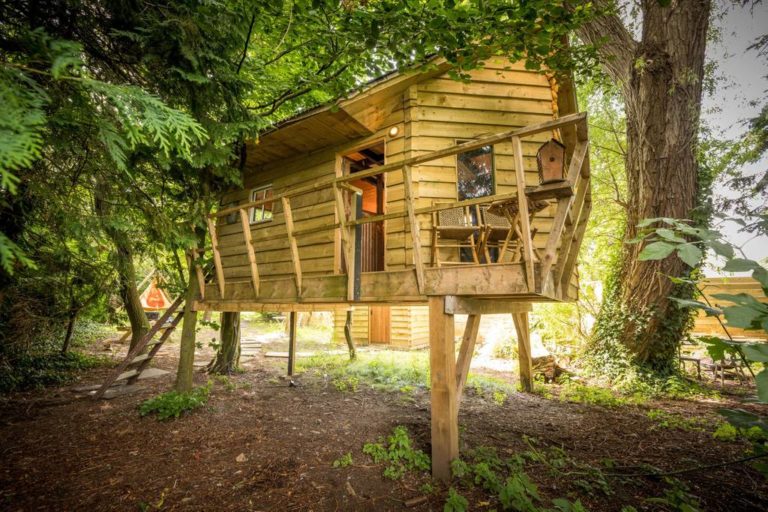 treehouse to rent in ireland